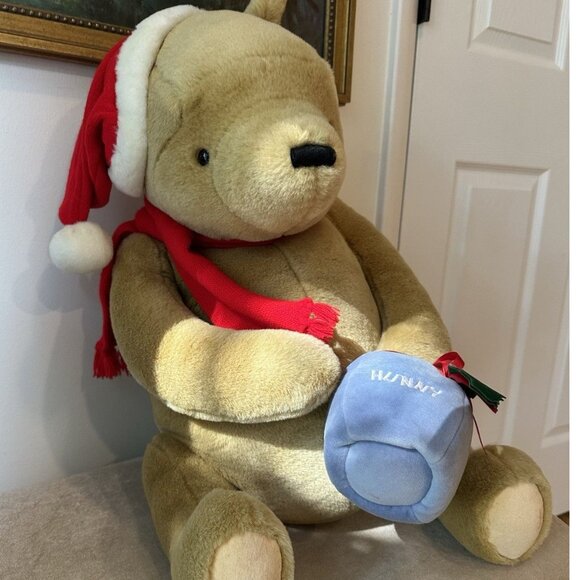Vintage Gund Disney Classic Christmas Pooh Large Winnie the Pooh Plush Bear RARE - Picture 1 of 7